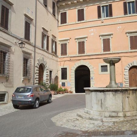Appartamento In Centro Spoleto Exterior photo